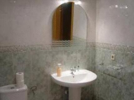 Hostal Emilio Barajas Madrid Bagian luar foto